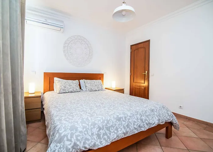 Katharina אלבופיירה